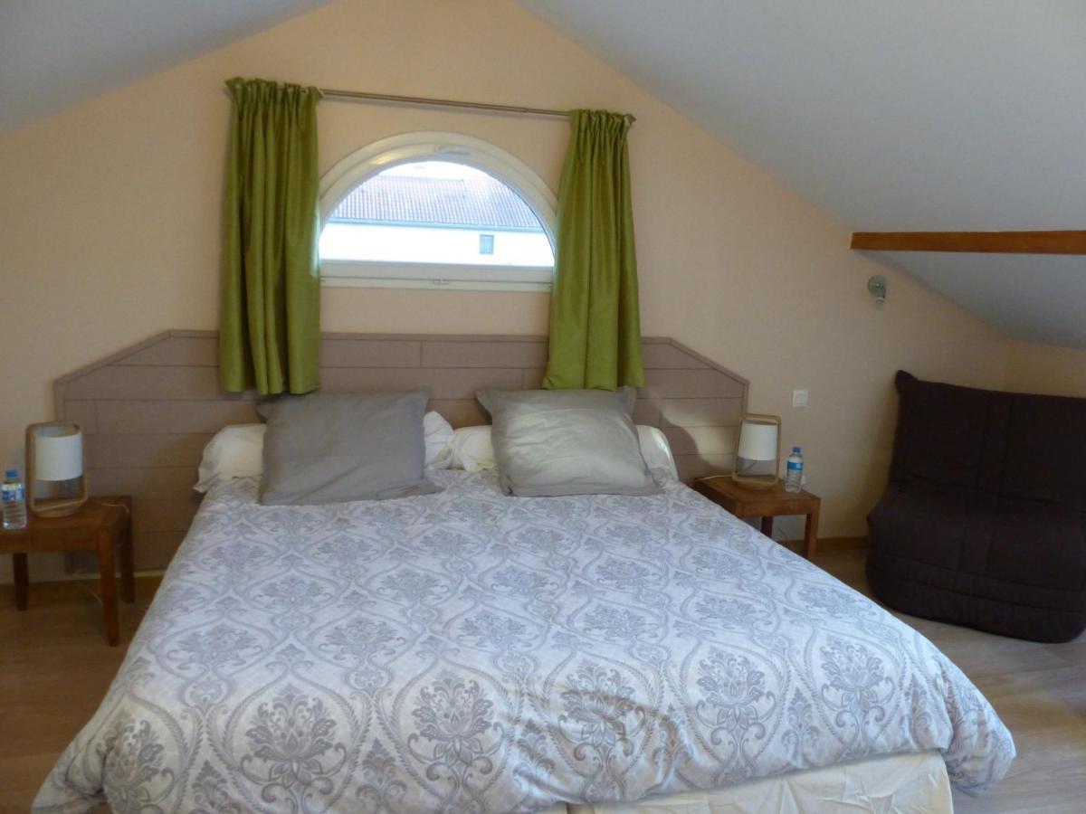 Les Enselmes Bed & Breakfast Montagnieu  Екстериор снимка